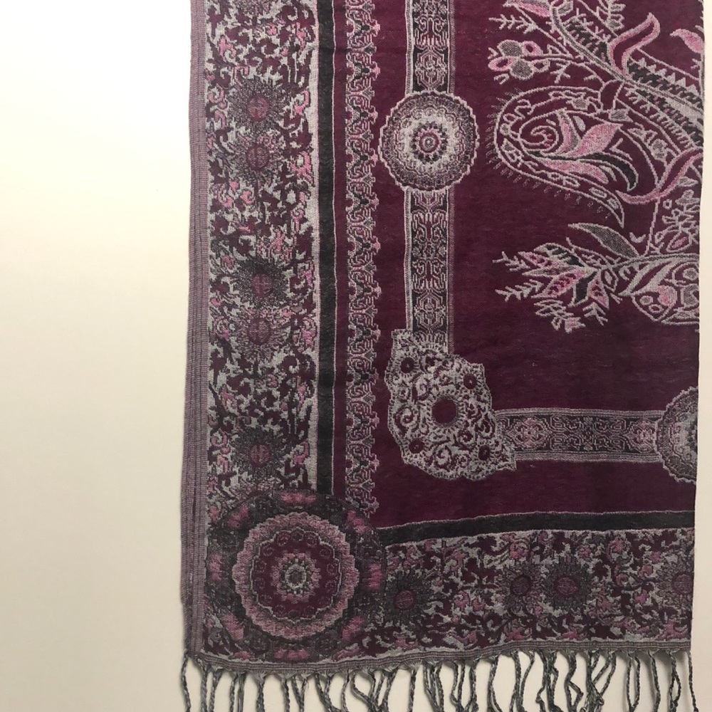 2 Elegant Pashminas